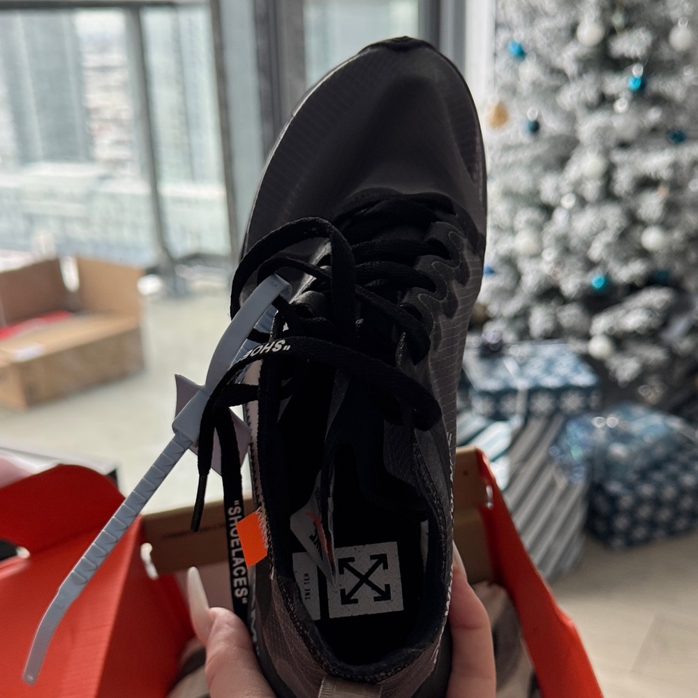 Nike Black and Gray Zoom Fly Shoes - Picture 7 of 16